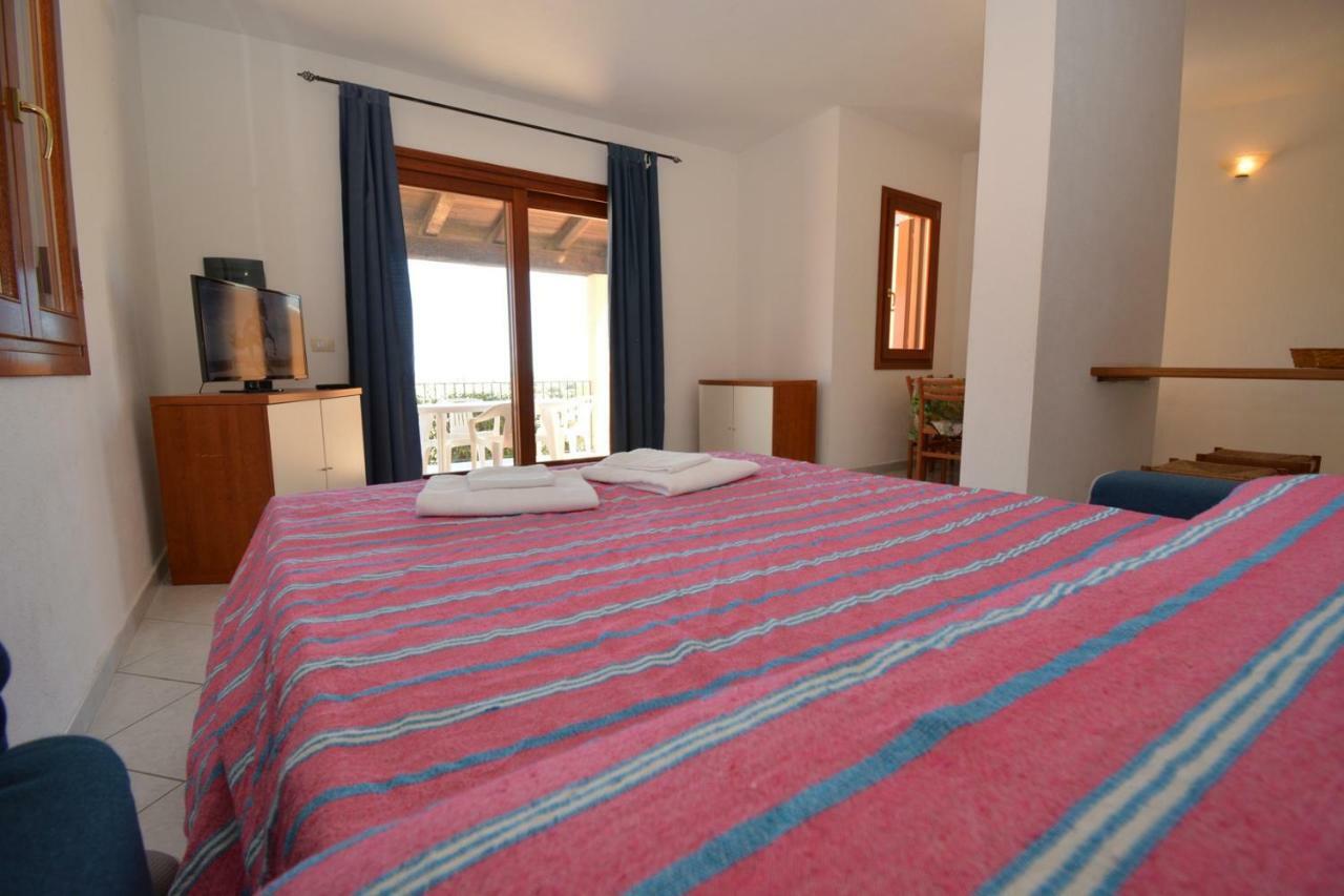 Citai Con Splendida Vista Mare Apartamento San Teodoro  Exterior foto
